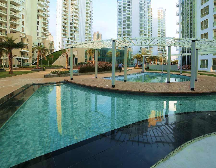 Luxurious Pool